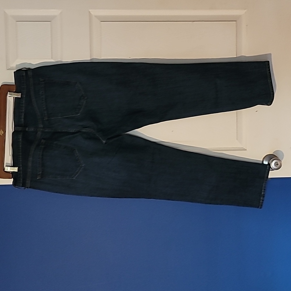 Jeans ๐ ๐ ๐ - Picture 4 of 6